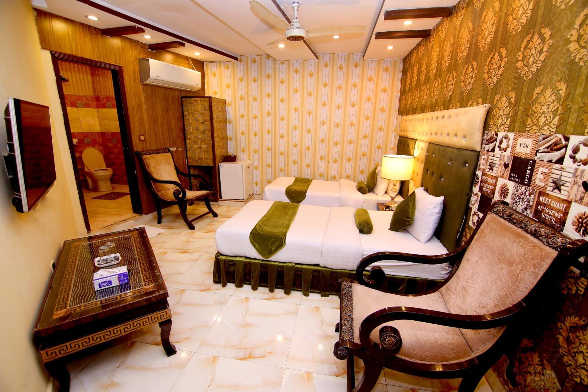 Premier Inn Gulberg Lahore Exteriör bild