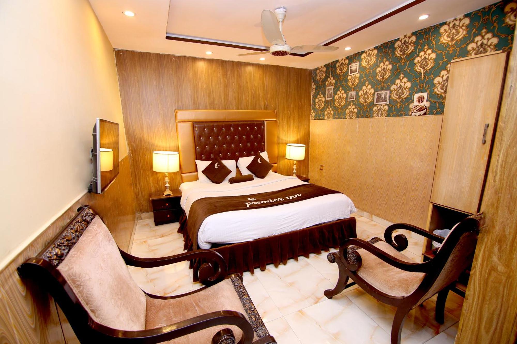 Premier Inn Gulberg Lahore Exteriör bild