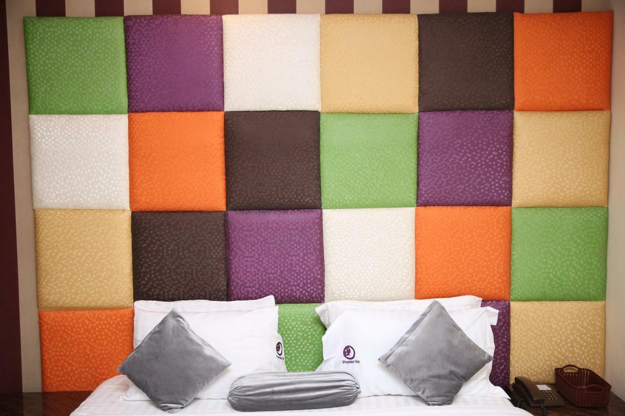 Premier Inn Gulberg Lahore Exteriör bild